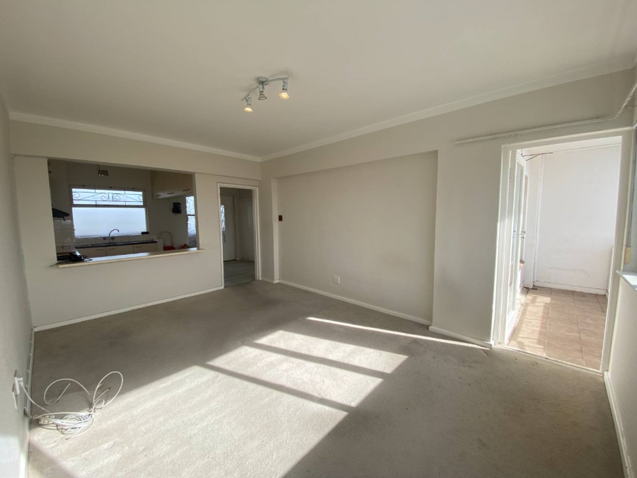 1 Bedroom Property for Sale in Sea Point Western Cape
